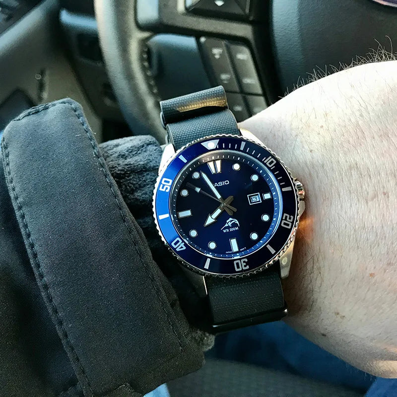 CASIO - Diver com mov. a Quartzo